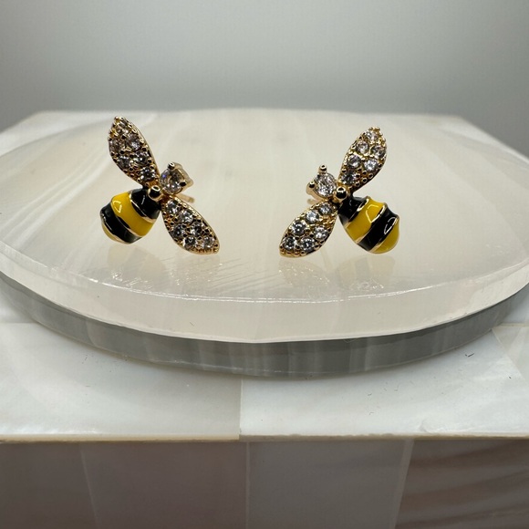 3/$15 Cute Little Bee Sparkly Earrings - Picture 5 of 7